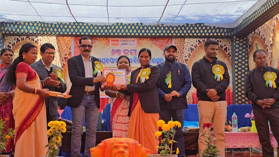 ଉନ୍ନୀତ ଉଚ୍ଚ ବିଦ୍ୟାଳୟରେ ୨୦୨୫-୨୬ ବାର୍ଷିକ ପୁରସ୍କାର ବିତରଣୀ ଉତ୍ସବ